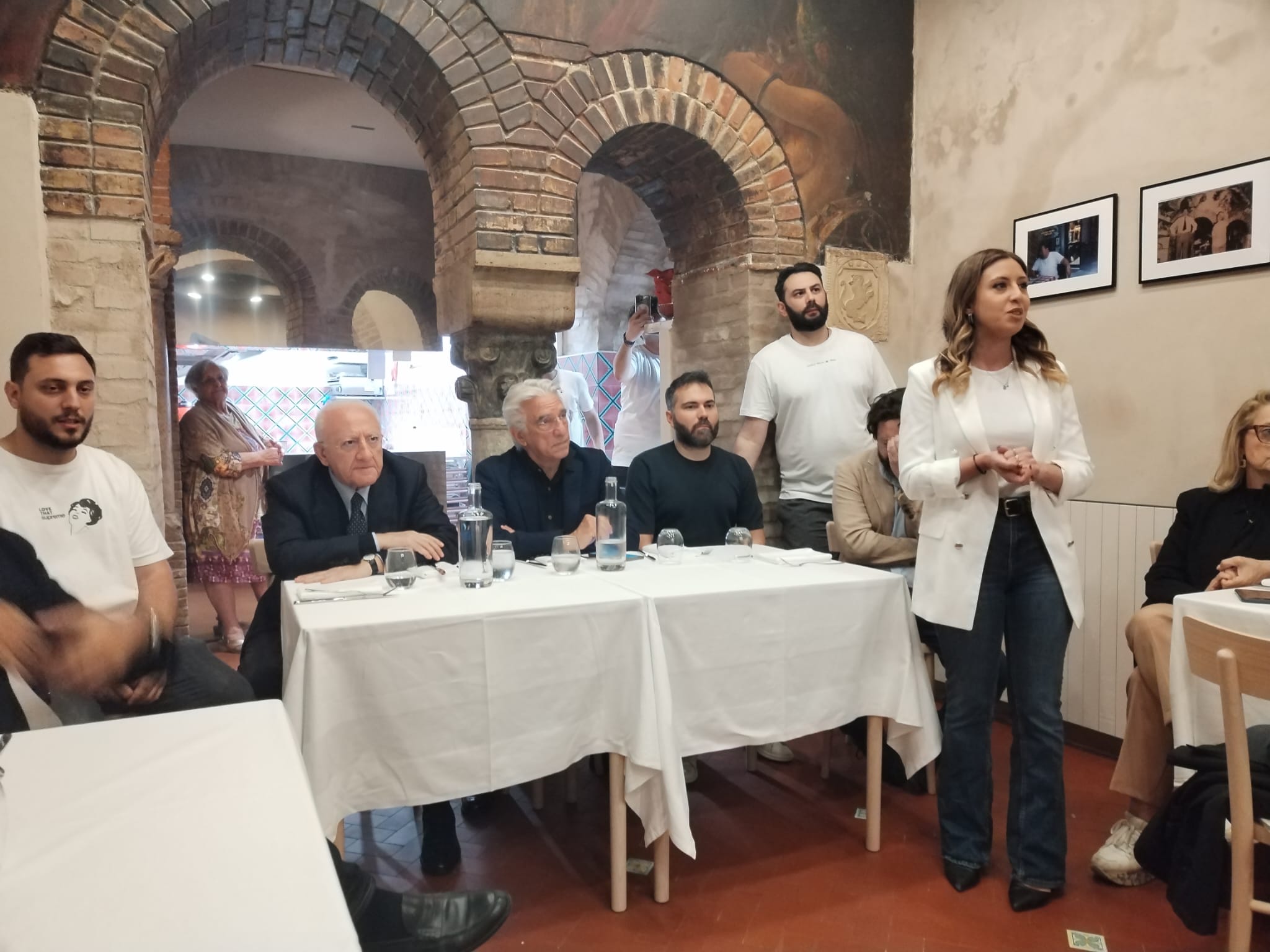 Vicolo della Neve, antica pizzeria e ristorante di Salerno 2024, foto dell'autore