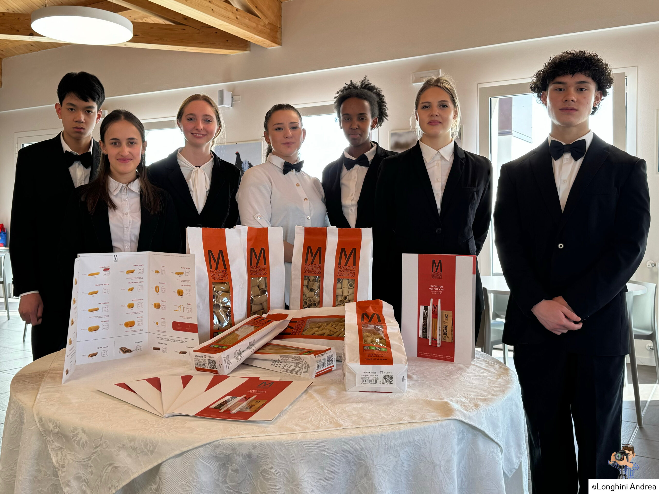 Pasta Mancini 2024, splendido grano duro di semola, Marche, foto di Andrea Longhini, gli studenti dell'Ipsia di Asiago