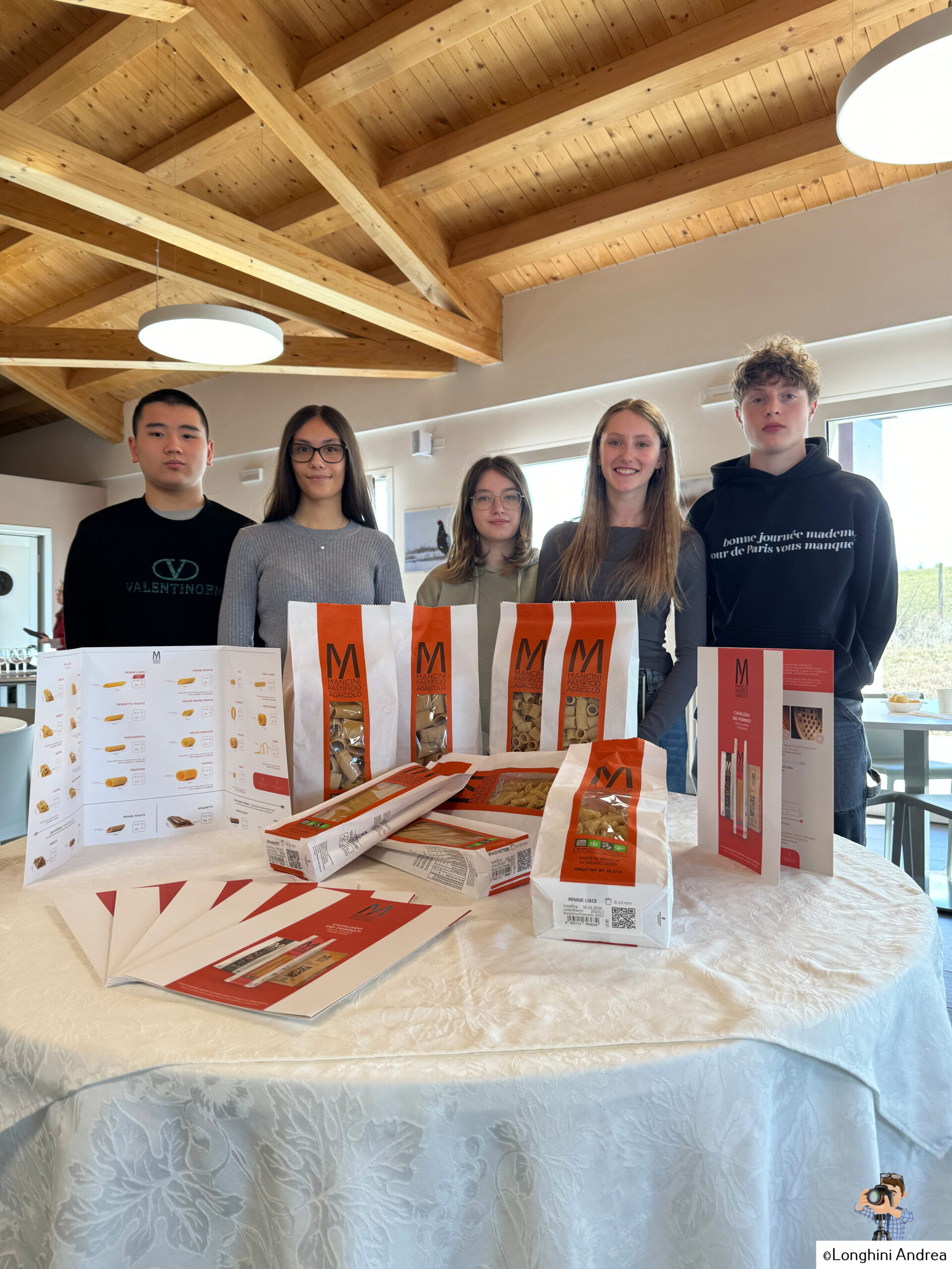 Pasta Mancini 2024, splendido grano duro di semola, Marche, foto di Andrea Longhini, gli studenti dell'Ipsia di Asiago