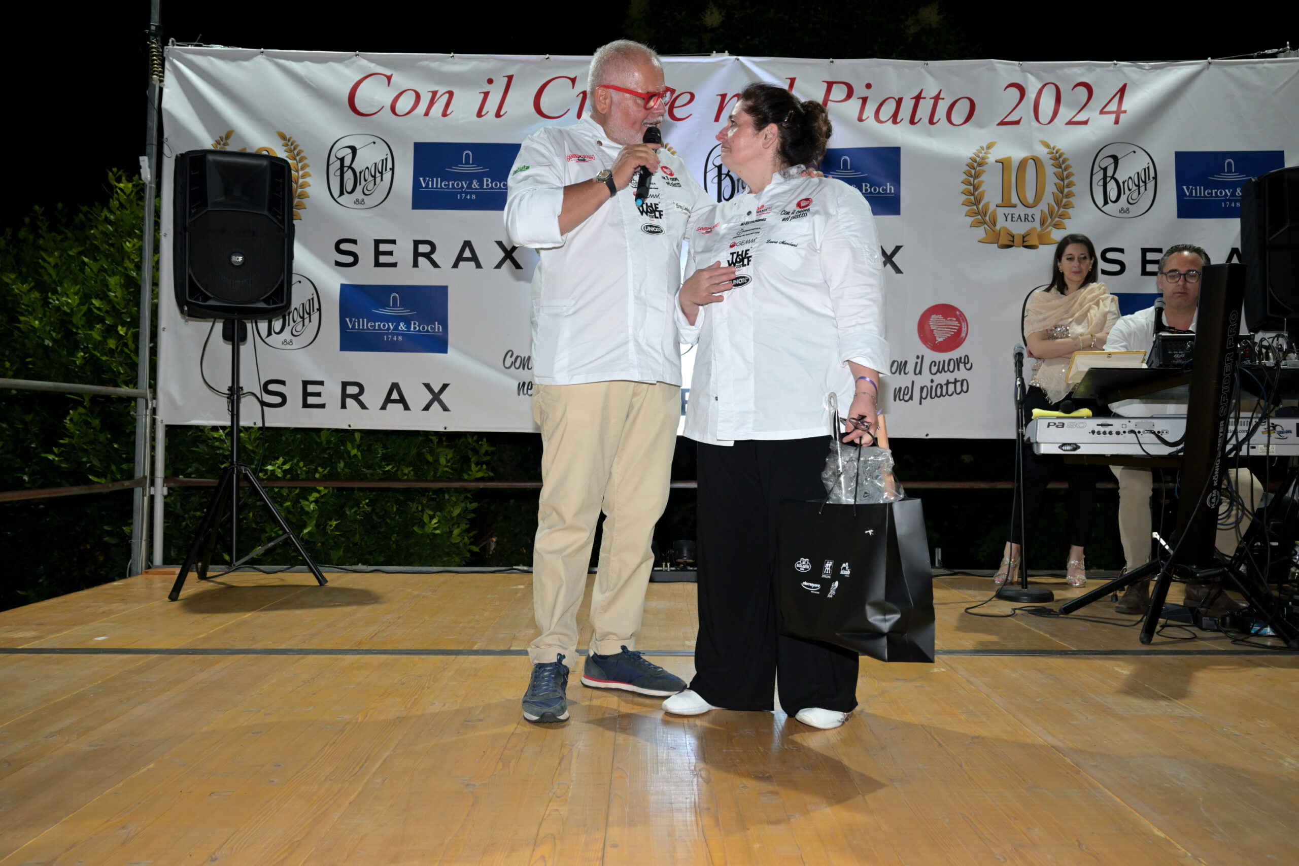 Chef Michele Papagno con Chef Laura Marciani, articolo: Con il Cuore nel Piatto 2024, magico evento benefico, Ph di Salvatore Arnone