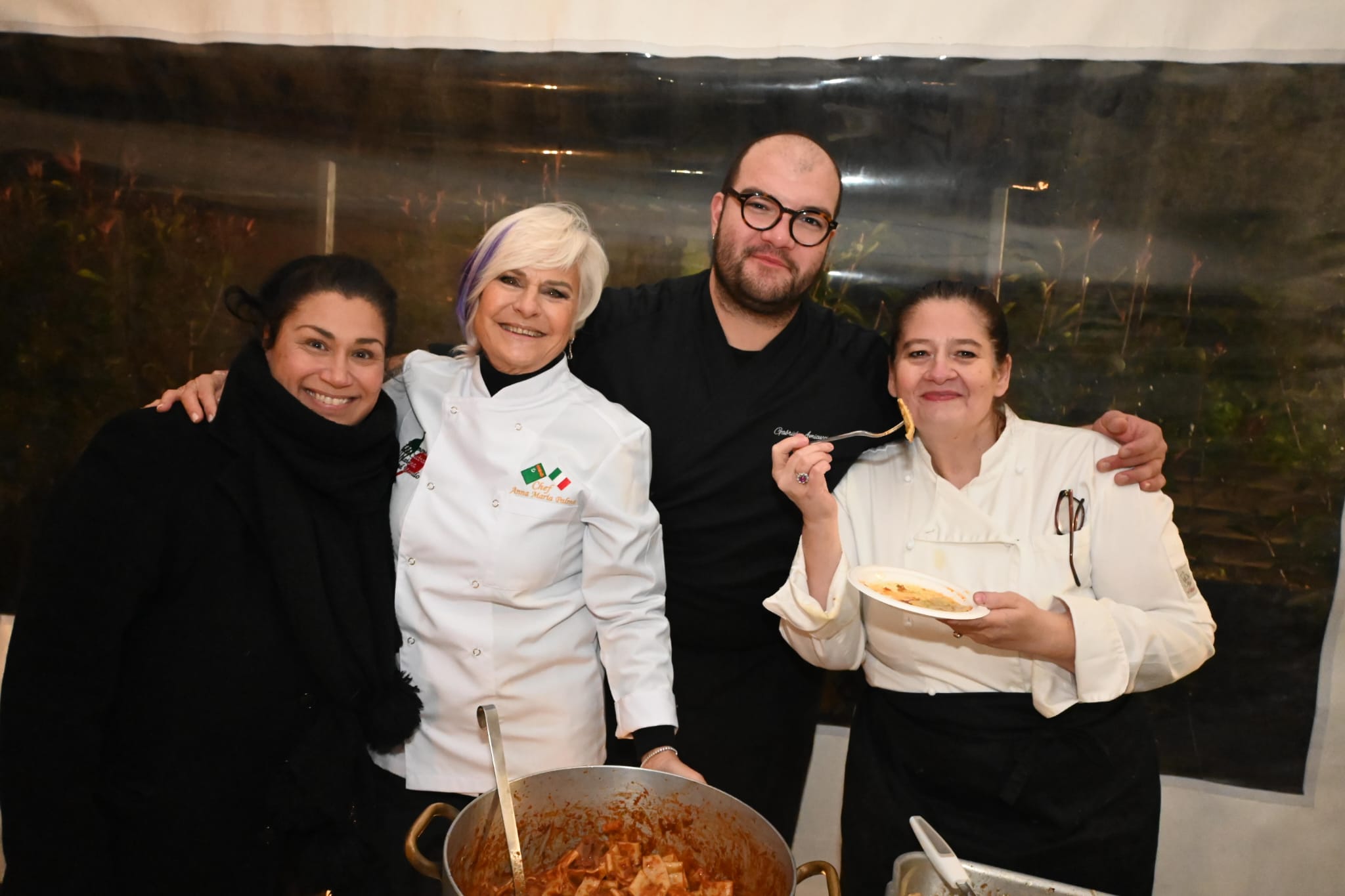 Radiante Angela Fiorini 2024 e le sue Meraviglie in pasta, foto di Stefano Regolini, Chef Laura Marciani, Chef Anna Maria Palma, Chef Gabriele Amicucci e l'esperta enogastronomica Carol Agostini all'inaugurazione 