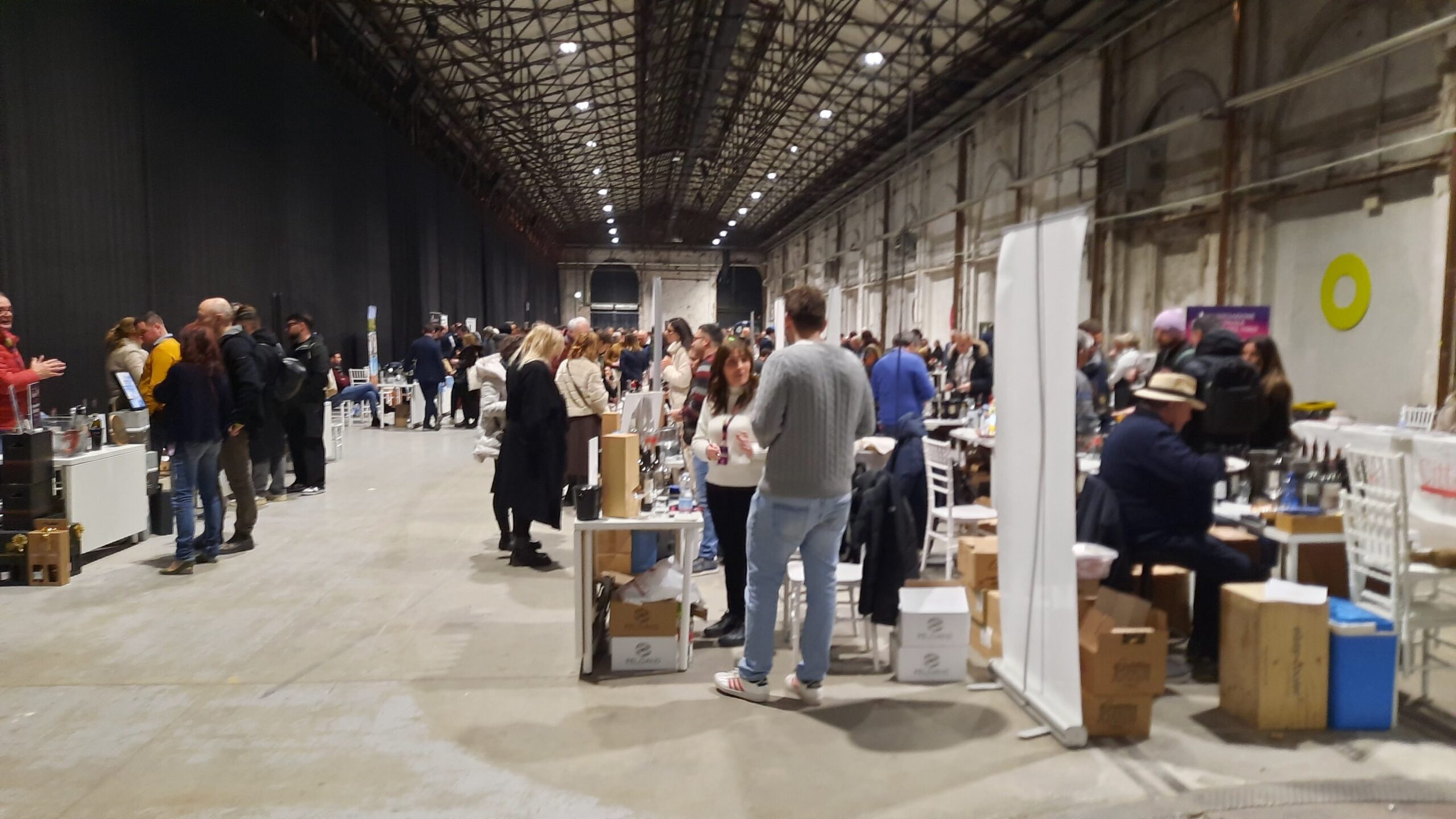 La Stazione Leopolda, articolo: Saranno Famosi nel Vino 2024, evento vinicolo di successo, foto dell'autore