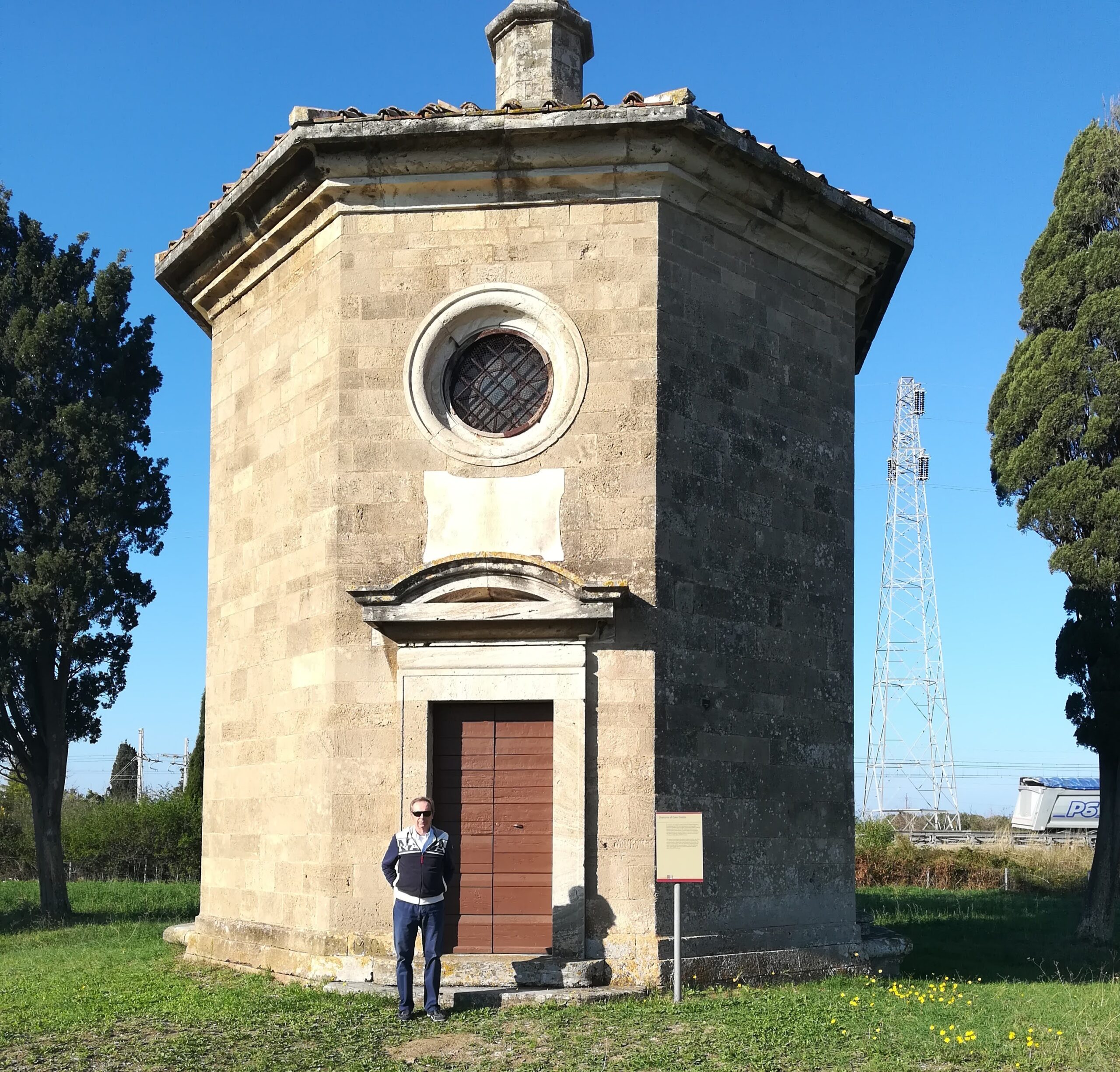 La Cappella di San Guido, articolo: Saranno Famosi nel Vino 2024, evento vinicolo di successo, foto dell'autore